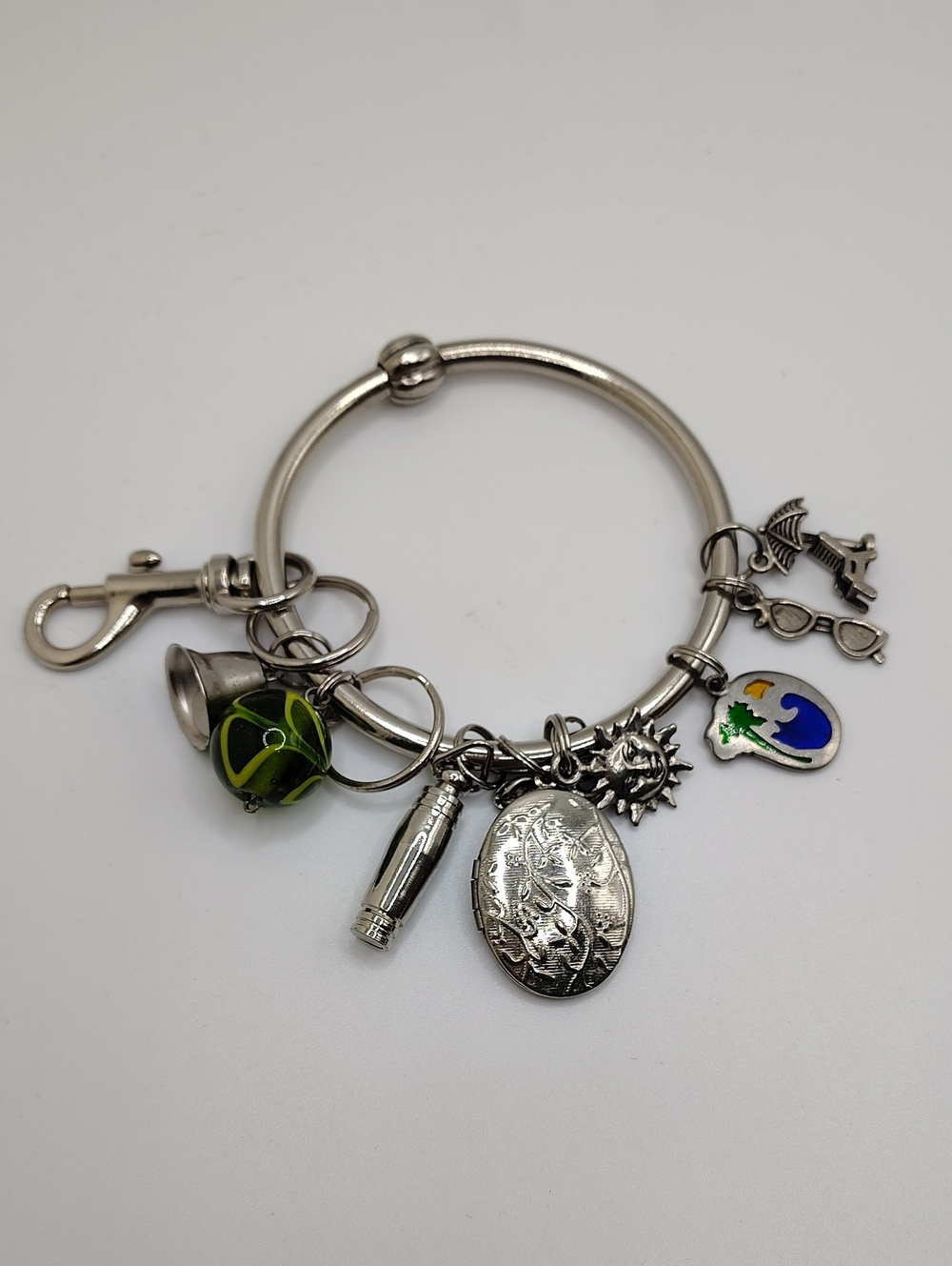 Green Rhino Silver-Tone Charm Key Holder Bracelet with Green Glass Bead